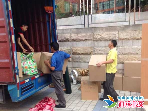 昆明搬家公司小編收集到這么些有關(guān)貨拉拉搬家的相關(guān)信息，有很多朋友問：貨拉拉不幫忙搬運(yùn)嗎？貨拉拉搬家會幫忙搬嗎？貨拉拉是否幫忙搬貨？貨拉拉負(fù)責(zé)搬運(yùn)嗎?貨拉拉是否幫忙搬運(yùn)貨物？