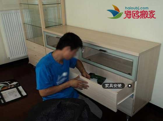 到安裝現(xiàn)場進一步了解家具安裝師傅